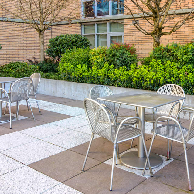 Asa Flats + Lofts - Community Garden with Seating